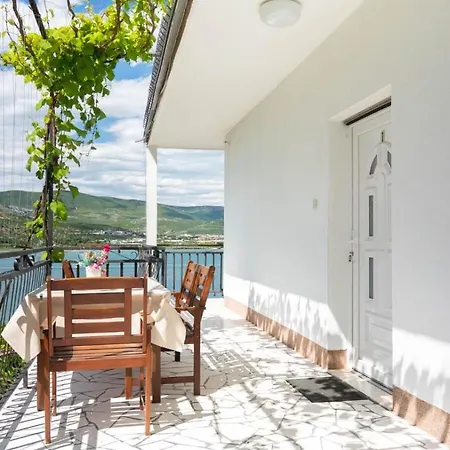 Seadrop Apartman *